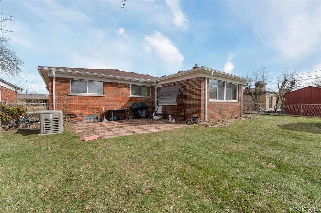 30507 Moulin Ave Avenue Warren City MI 48088
