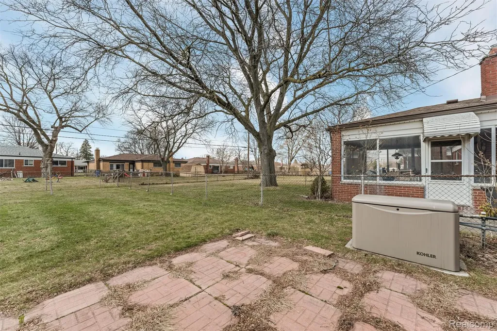 30507 Moulin Ave Avenue Warren City MI 48088