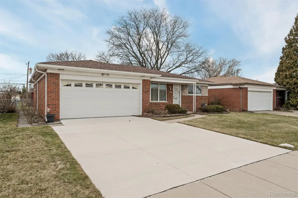 30507 Moulin Ave Avenue Warren City MI 48088
