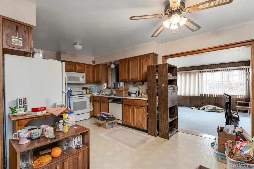 30507 Moulin Ave Avenue Warren City MI 48088