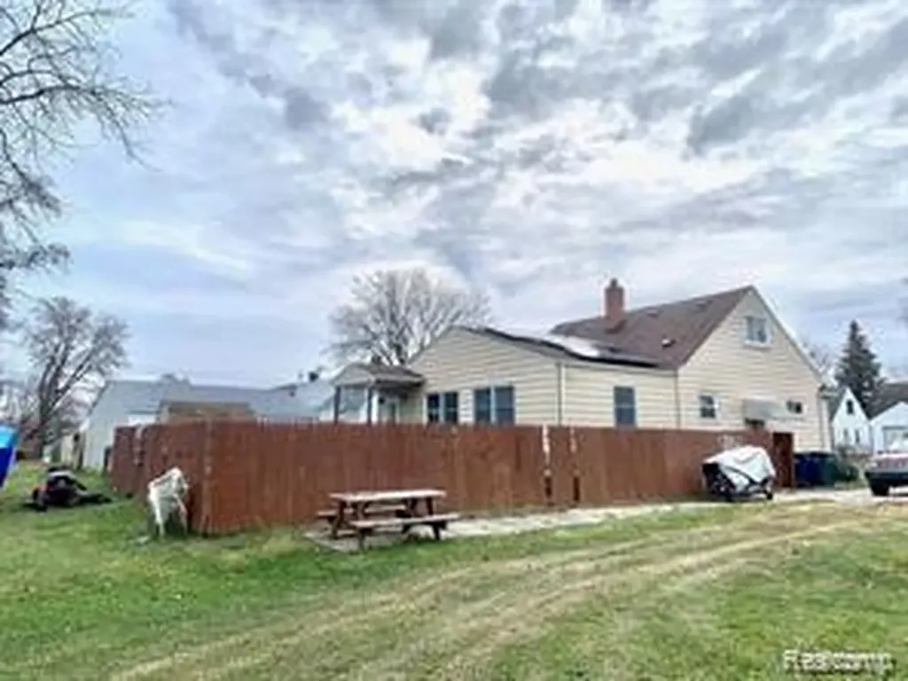 2190 Goddard Road Lincoln Park City MI 48146