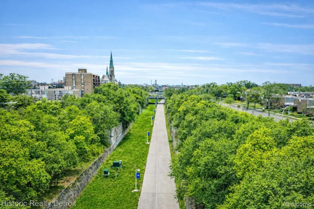 1300 E Lafayette Detroit City MI 48207