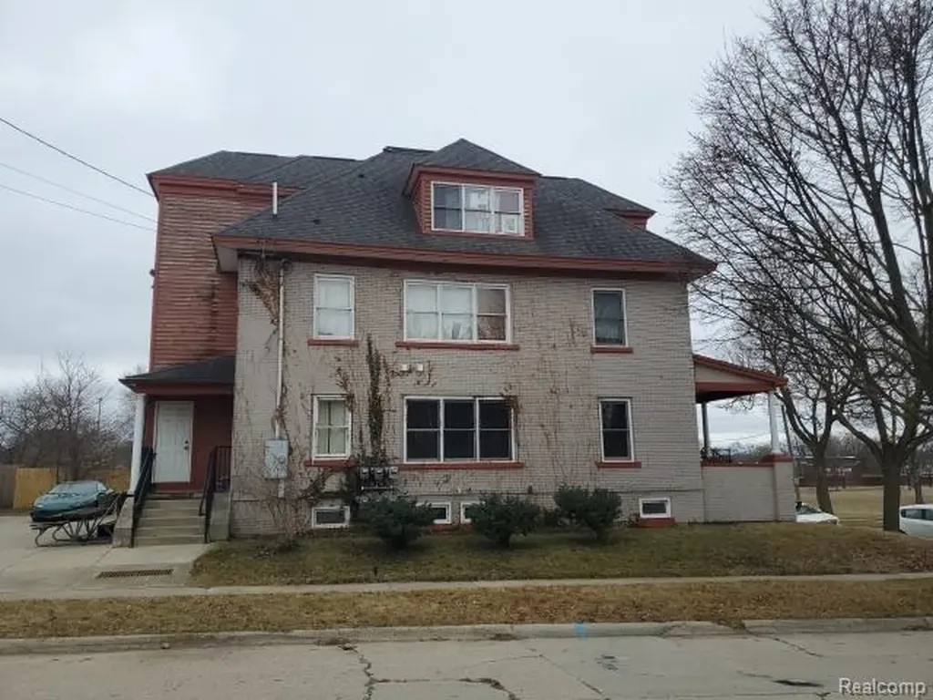 626 Begole Street Flint City MI 48503