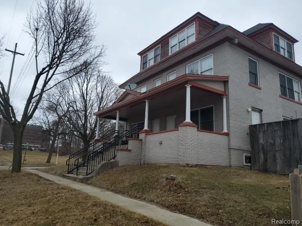626 Begole Street Flint City MI 48503
