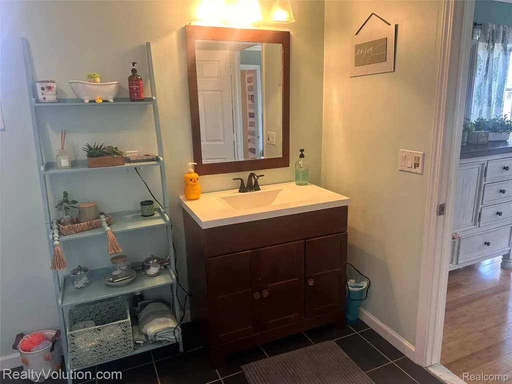 3034 W Oregon Road Oregon Township MI 48446