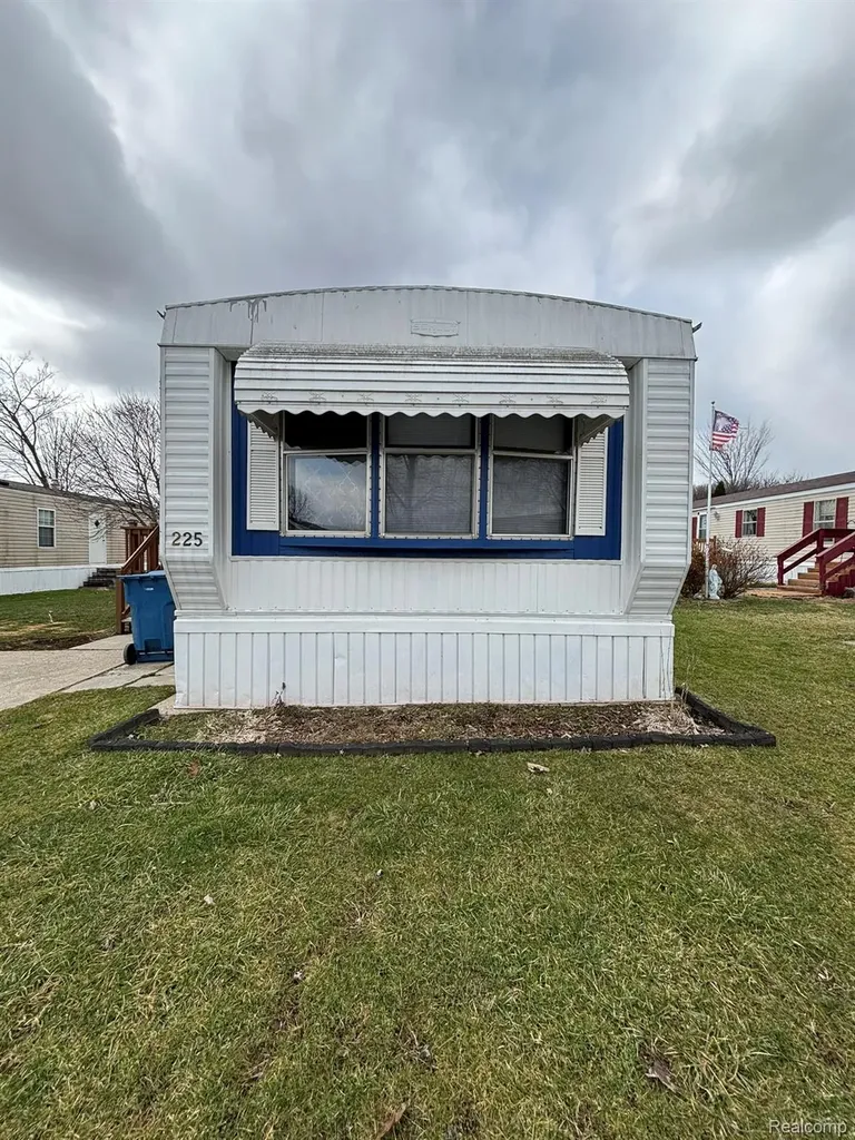 225 W Thornridge Lane Mt. Morris City MI 48458