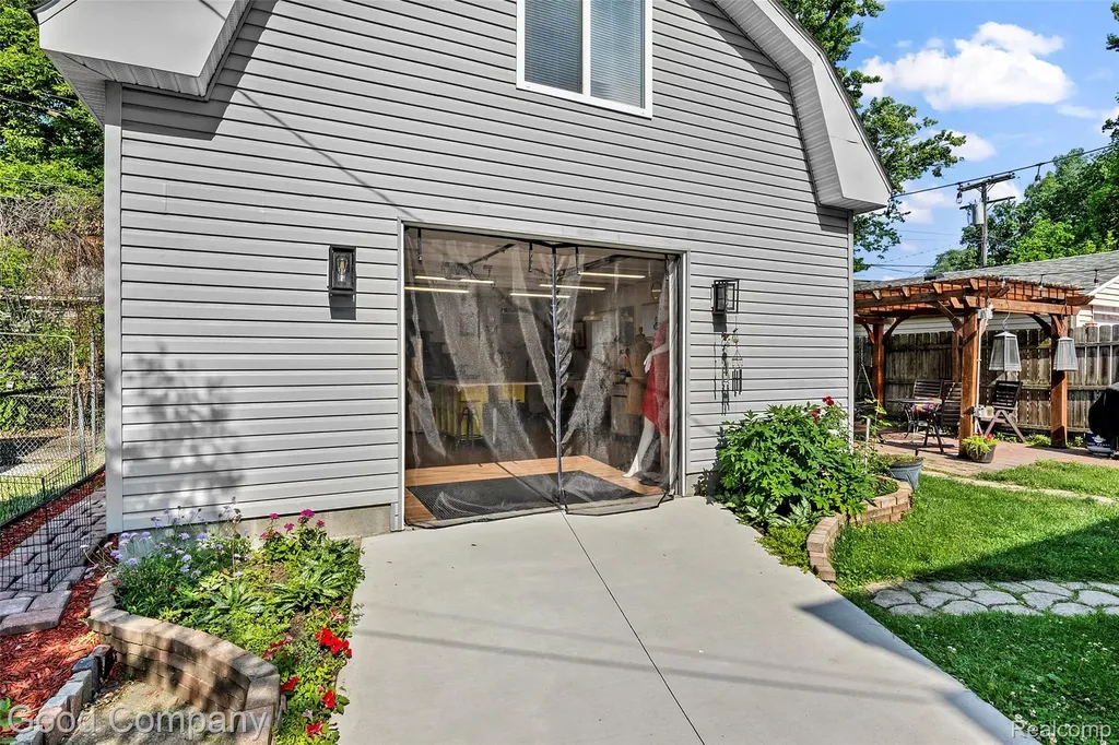 1036 Irving Avenue Royal Oak City MI 48067