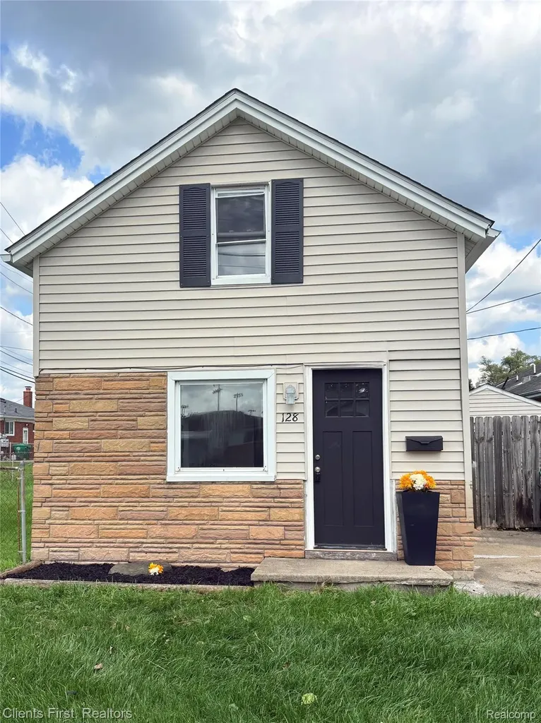 128 Henry Ruff Road Garden City City MI 48135