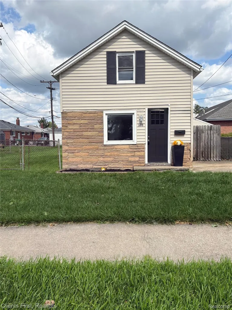 128 Henry Ruff Road Garden City City MI 48135