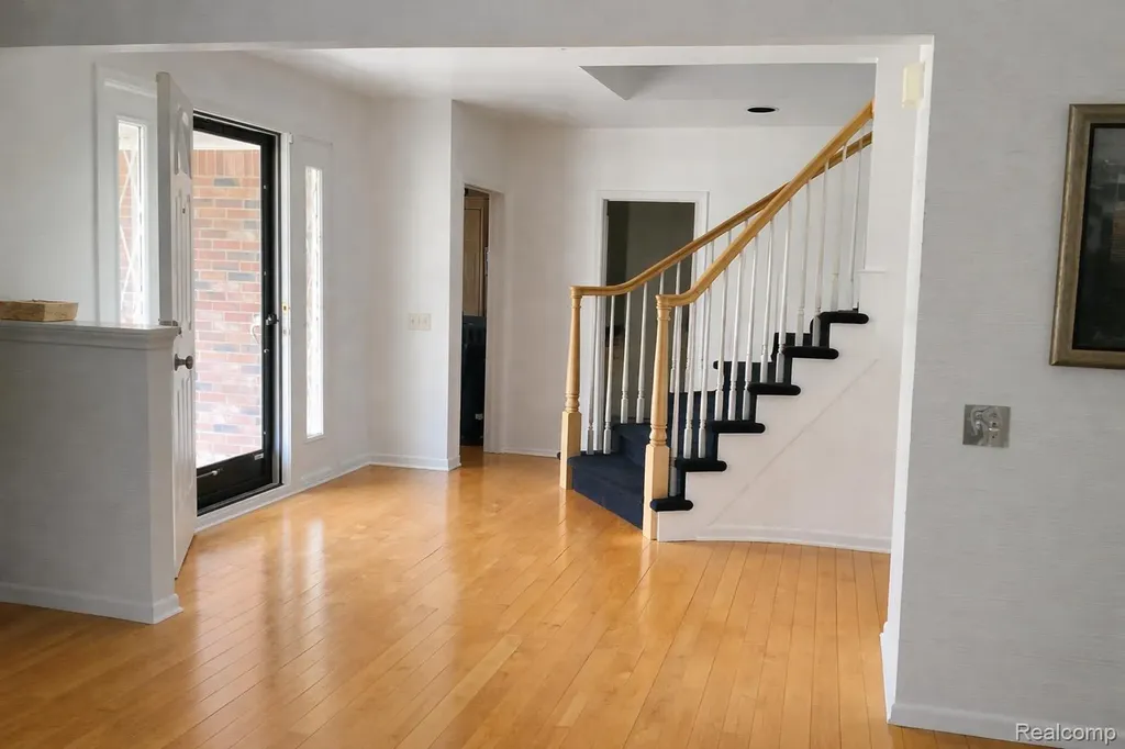 28746 Ramblewood Drive Farmington Hills City MI 48334