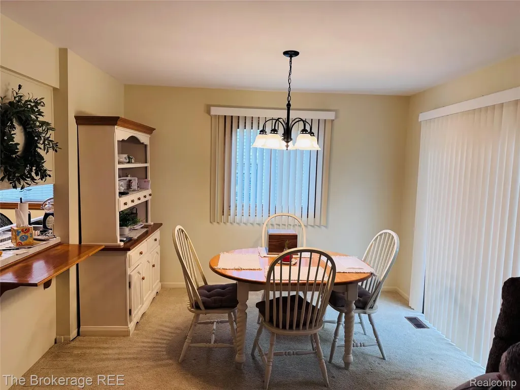 588 Oakbrook Circle Flushing City MI 48433