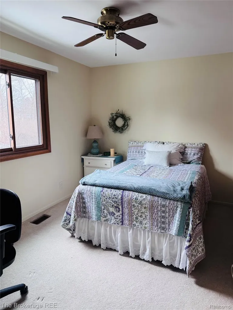 588 Oakbrook Circle Flushing City MI 48433