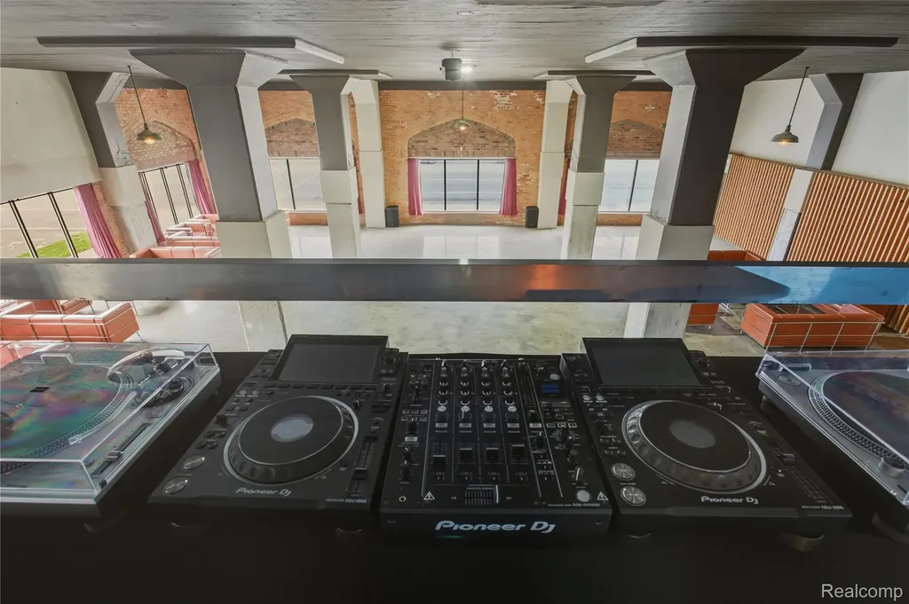 11745 Woodward Avenue Highland Park City MI 48203