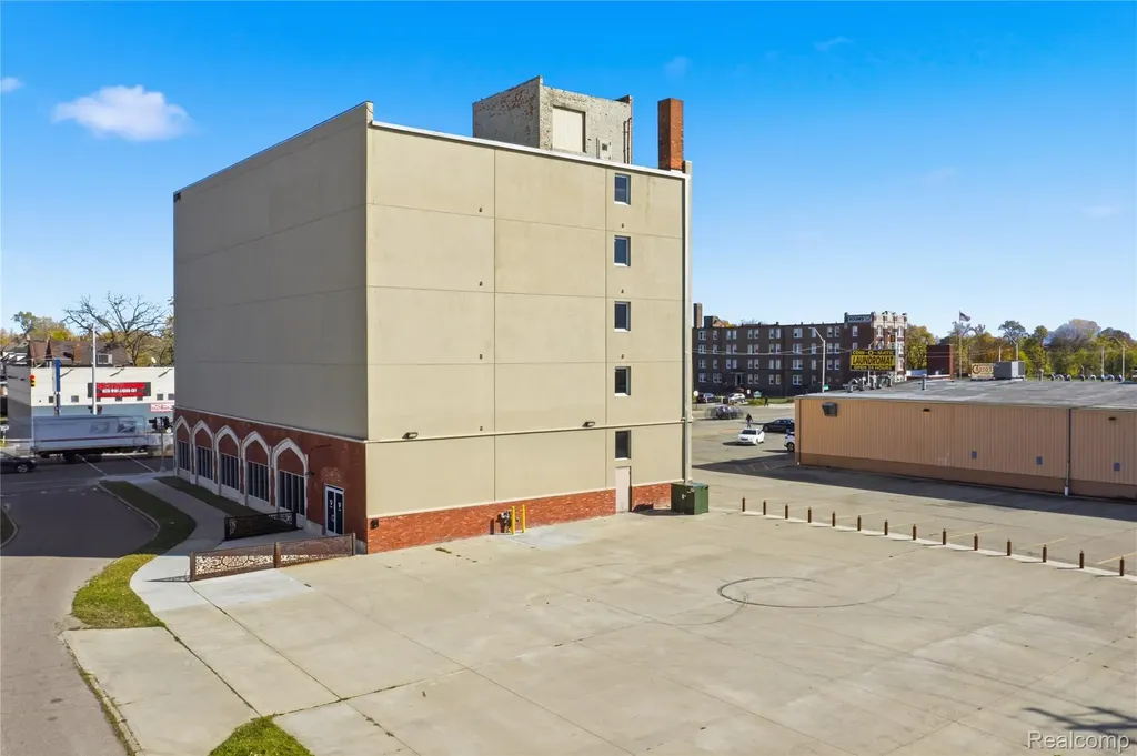 11745 Woodward Avenue Highland Park City MI 48203