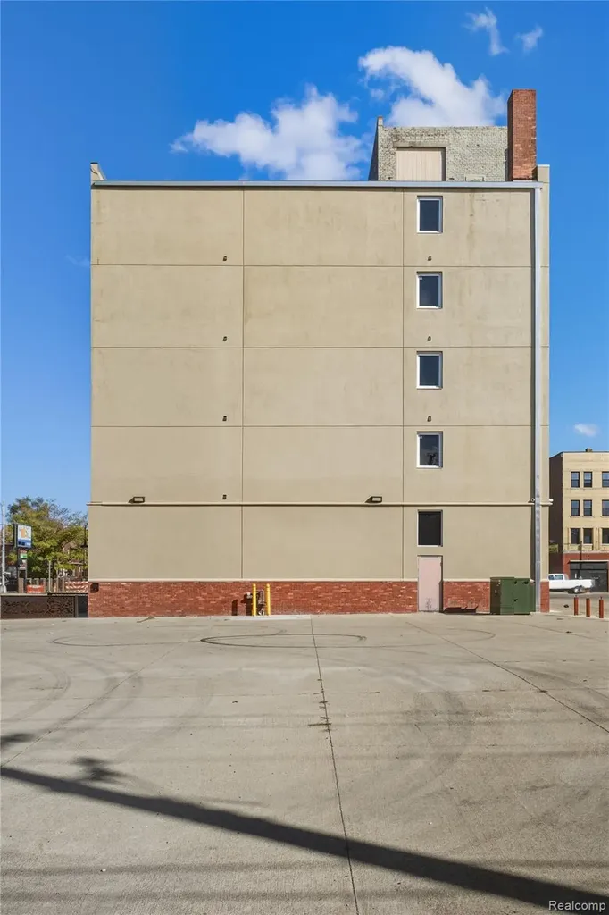 11745 Woodward Avenue Highland Park City MI 48203