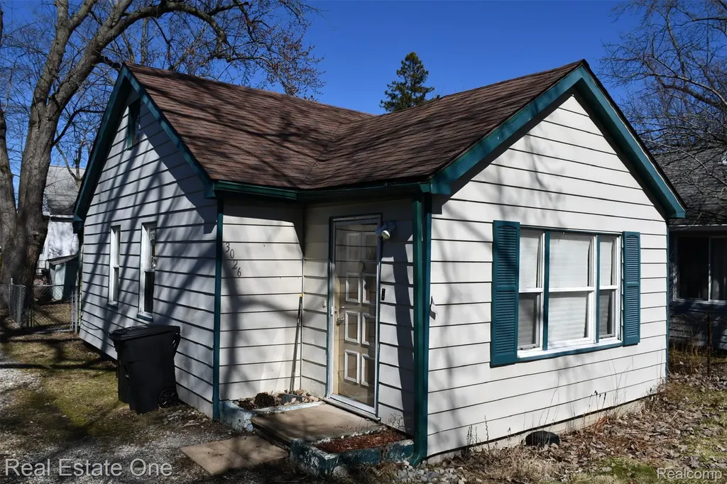 3026 Norcott Drive Keego Harbor City MI 48320