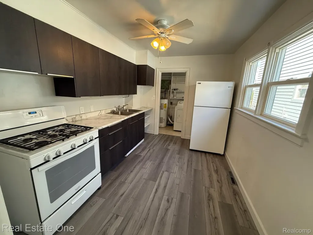 3026 Norcott Drive Keego Harbor City MI 48320