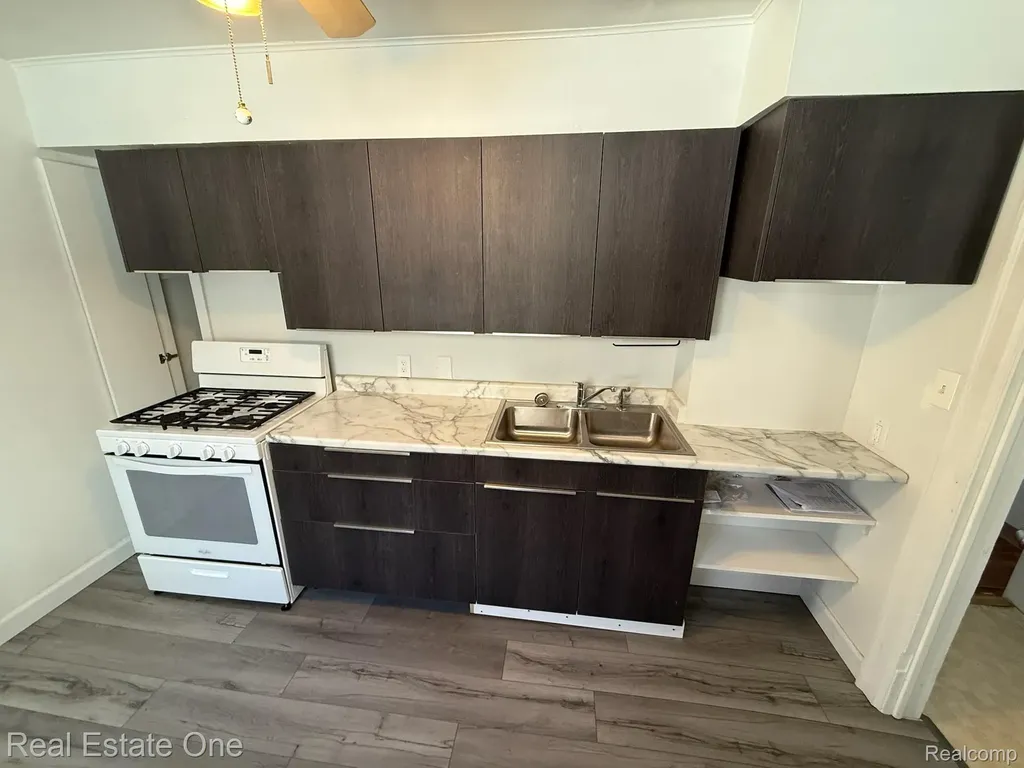 3026 Norcott Drive Keego Harbor City MI 48320