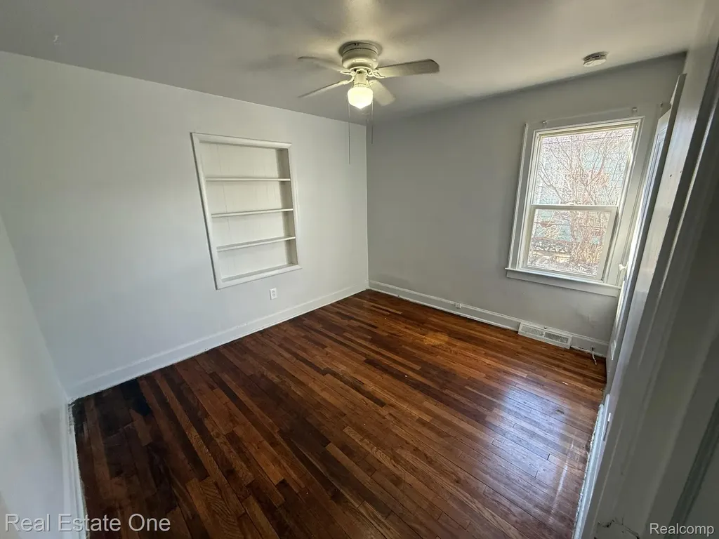 3026 Norcott Drive Keego Harbor City MI 48320