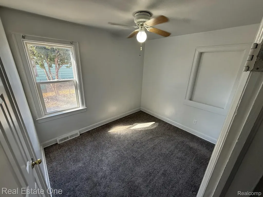 3026 Norcott Drive Keego Harbor City MI 48320