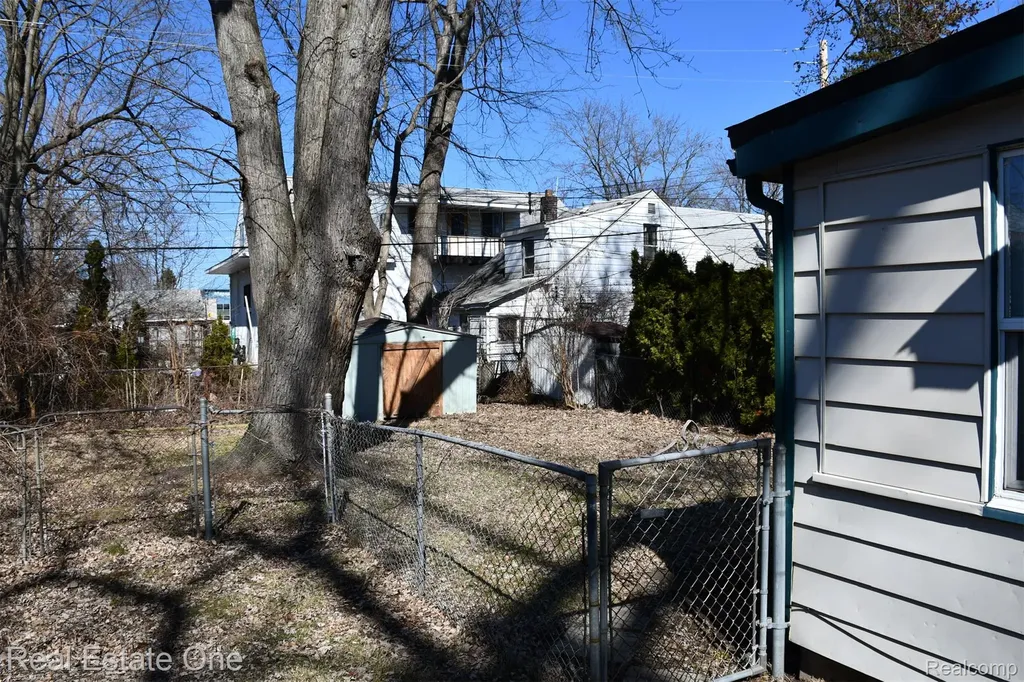 3026 Norcott Drive Keego Harbor City MI 48320