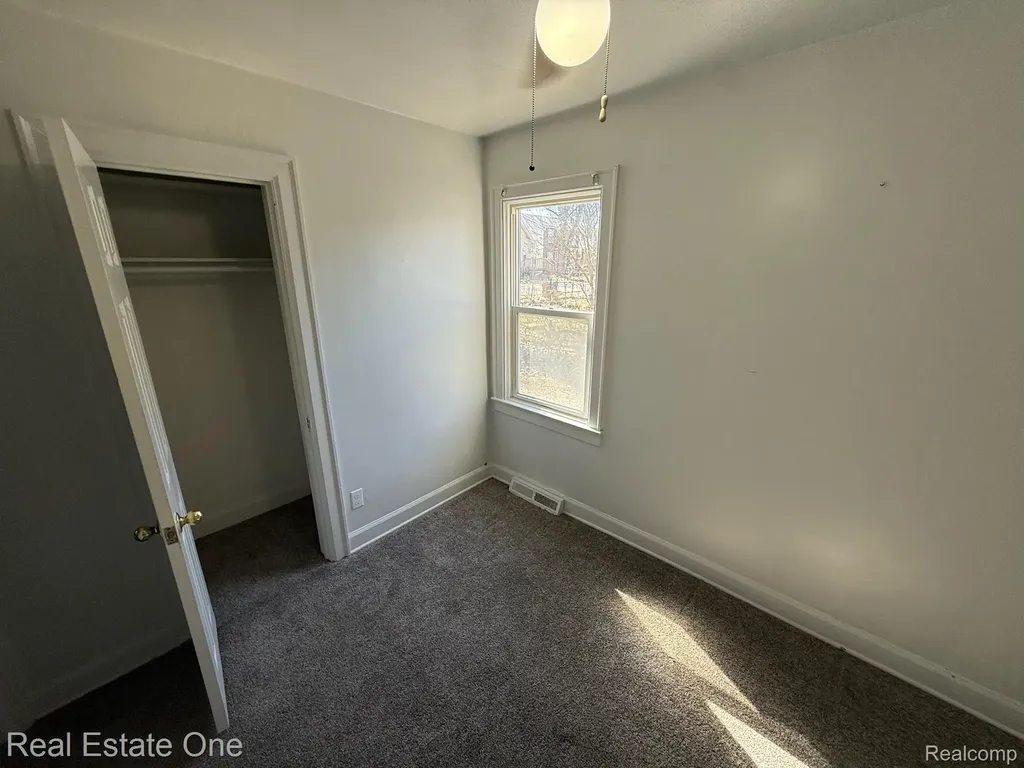 3026 Norcott Drive Keego Harbor City MI 48320