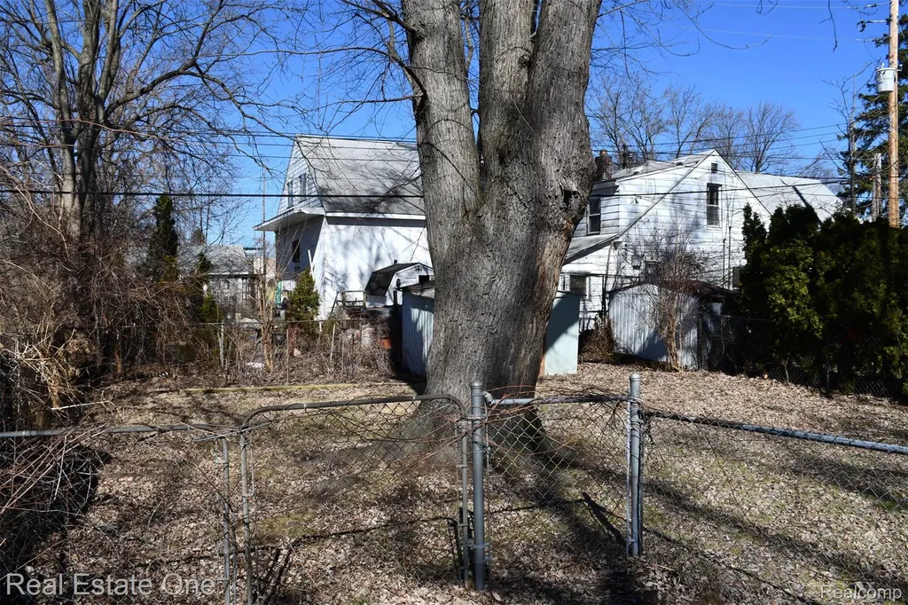 3026 Norcott Drive Keego Harbor City MI 48320