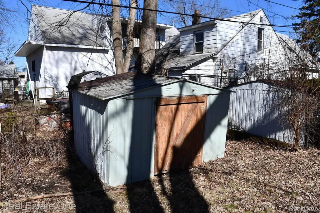 3026 Norcott Drive Keego Harbor City MI 48320