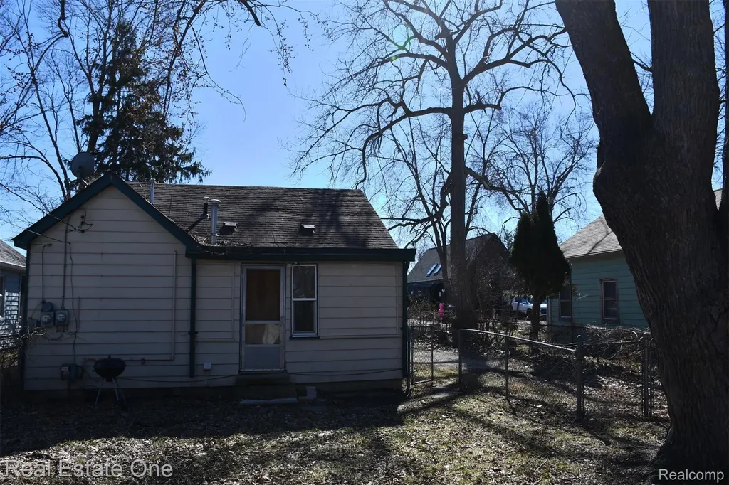 3026 Norcott Drive Keego Harbor City MI 48320