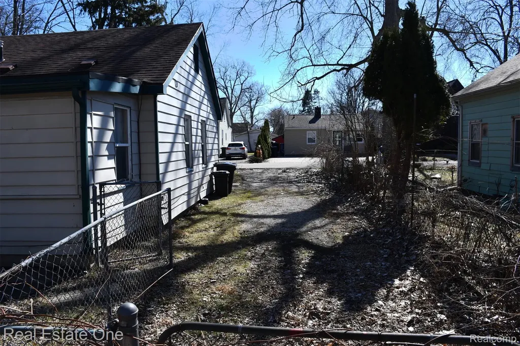 3026 Norcott Drive Keego Harbor City MI 48320