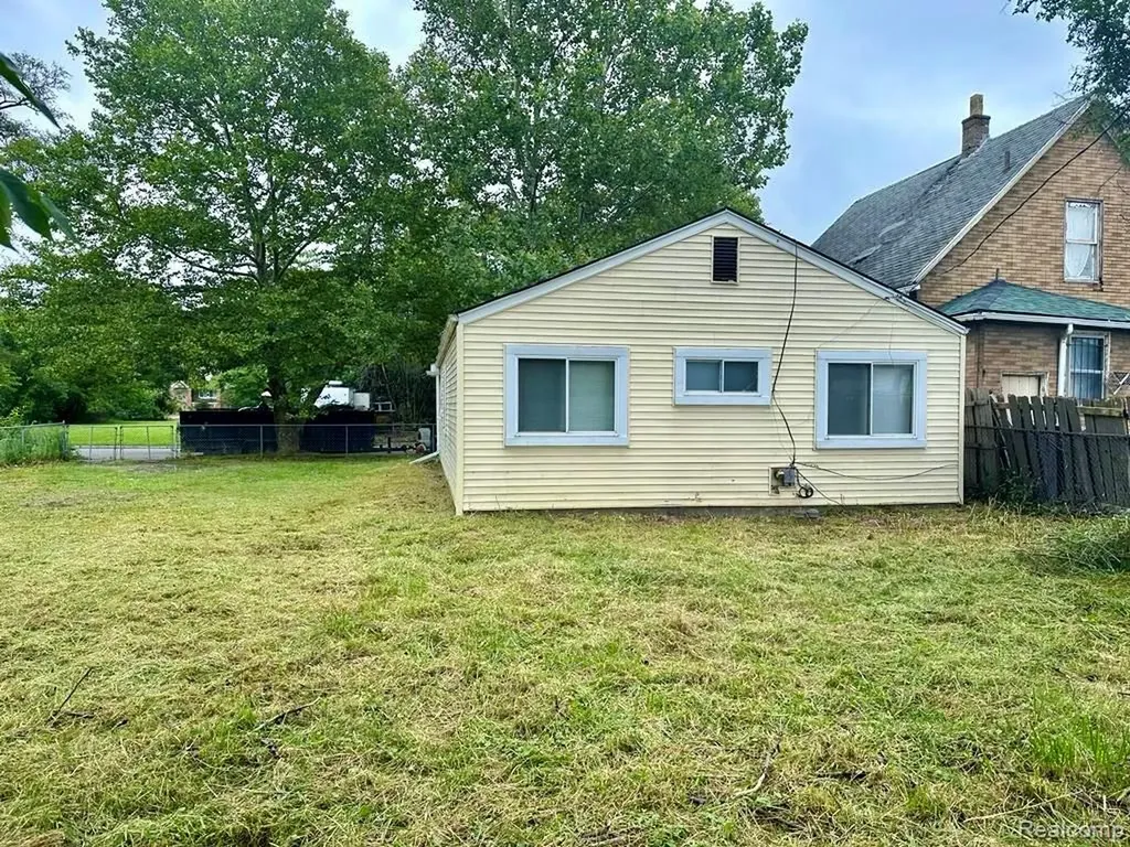 17167 Lumpkin Street Detroit City MI 48212