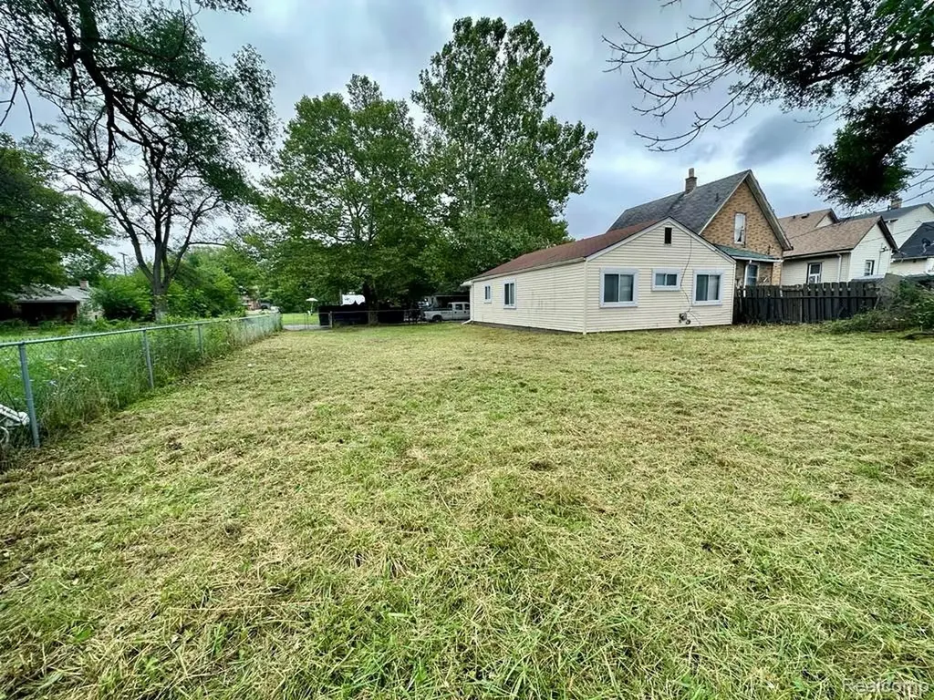 17167 Lumpkin Street Detroit City MI 48212