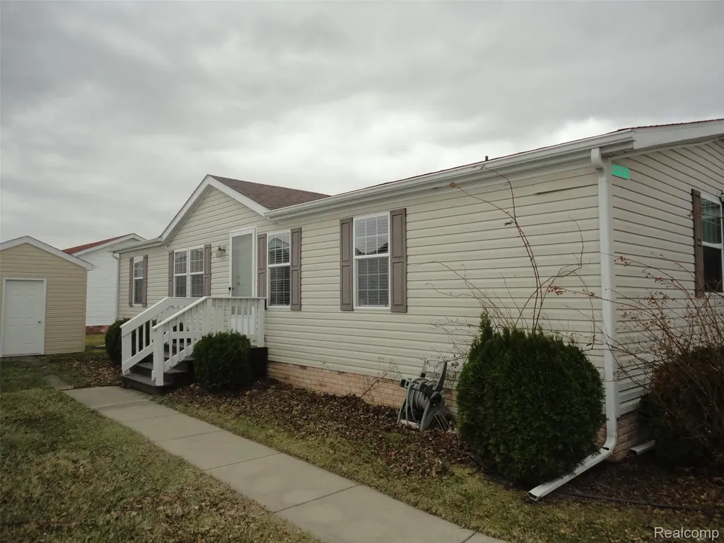923 Stevens Trail Raisinville Township MI 48161