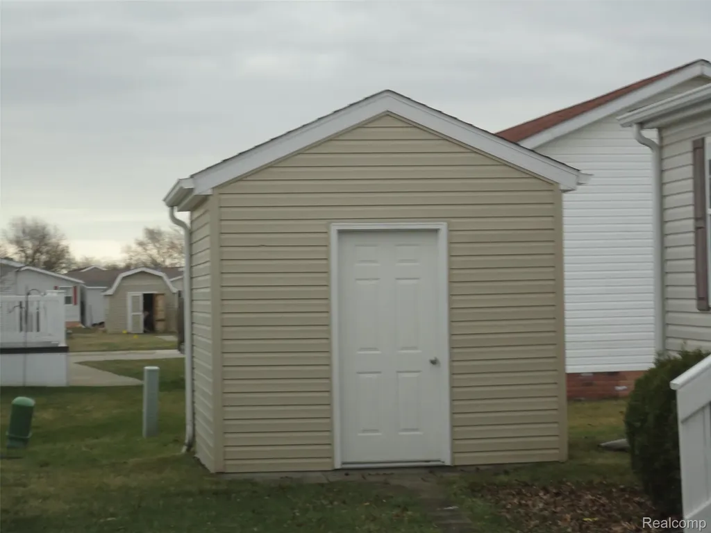 923 Stevens Trail Raisinville Township MI 48161