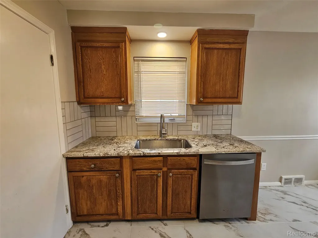 9311 Dixie Redford Charter Township MI 48239