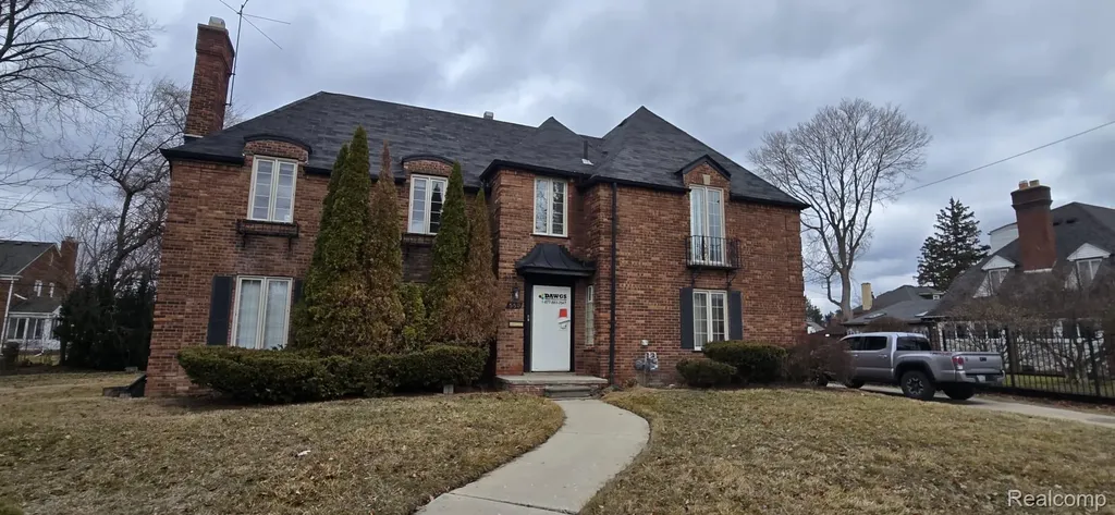 550 W Grixdale Detroit City MI 48203