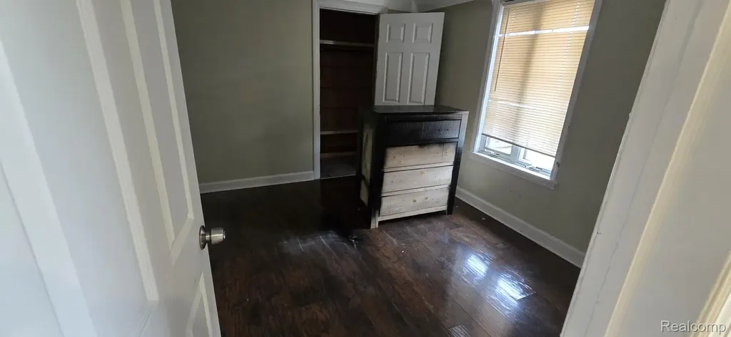 550 W Grixdale Detroit City MI 48203