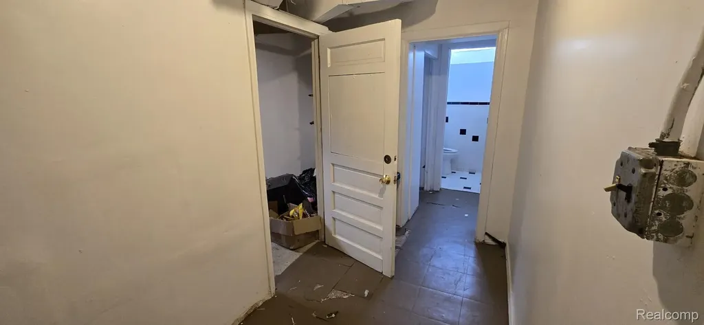 550 W Grixdale Detroit City MI 48203