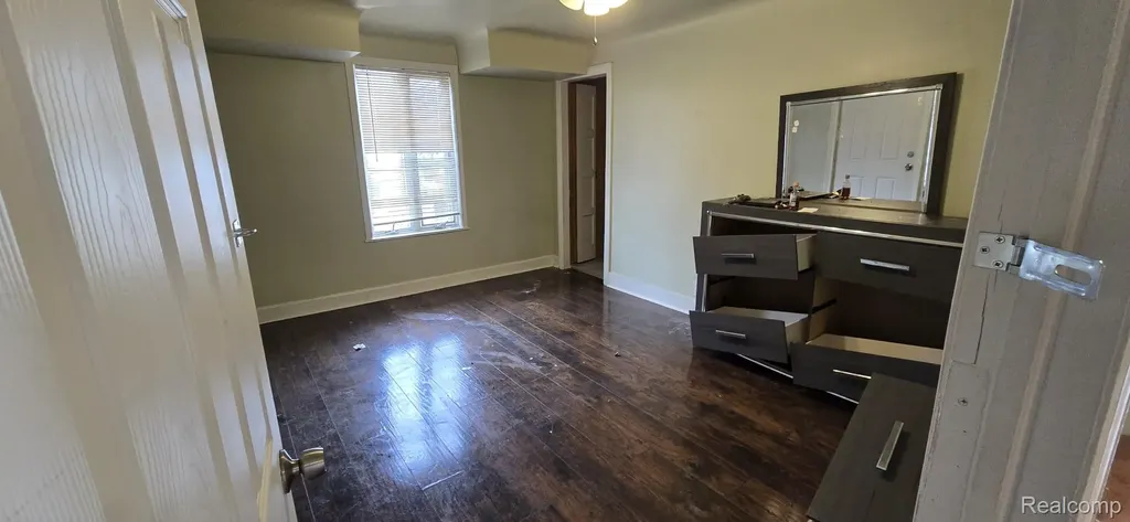 550 W Grixdale Detroit City MI 48203