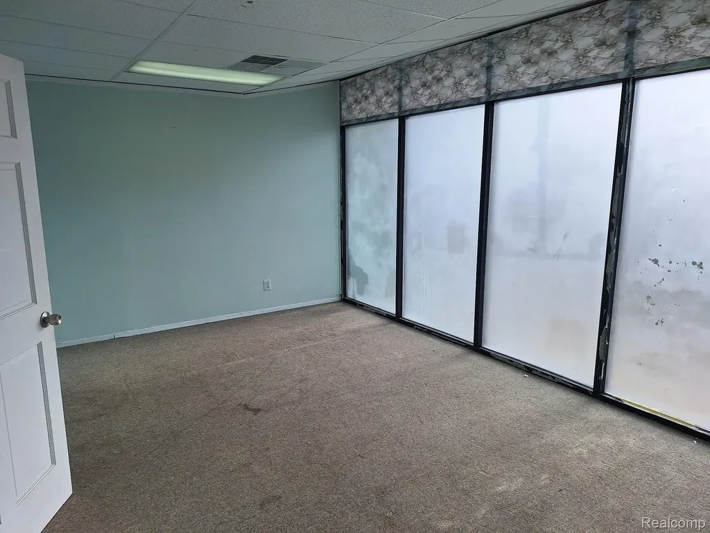 4512 Dixie Highway Waterford Charter Township MI 48329