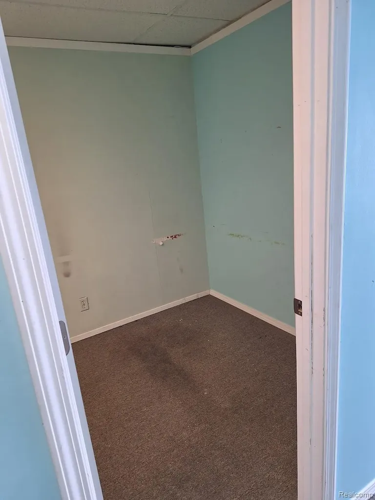 4512 Dixie Highway Waterford Charter Township MI 48329