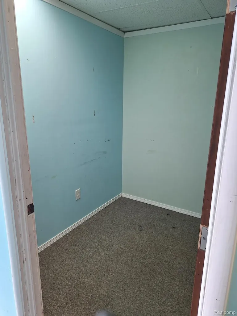 4512 Dixie Highway Waterford Charter Township MI 48329