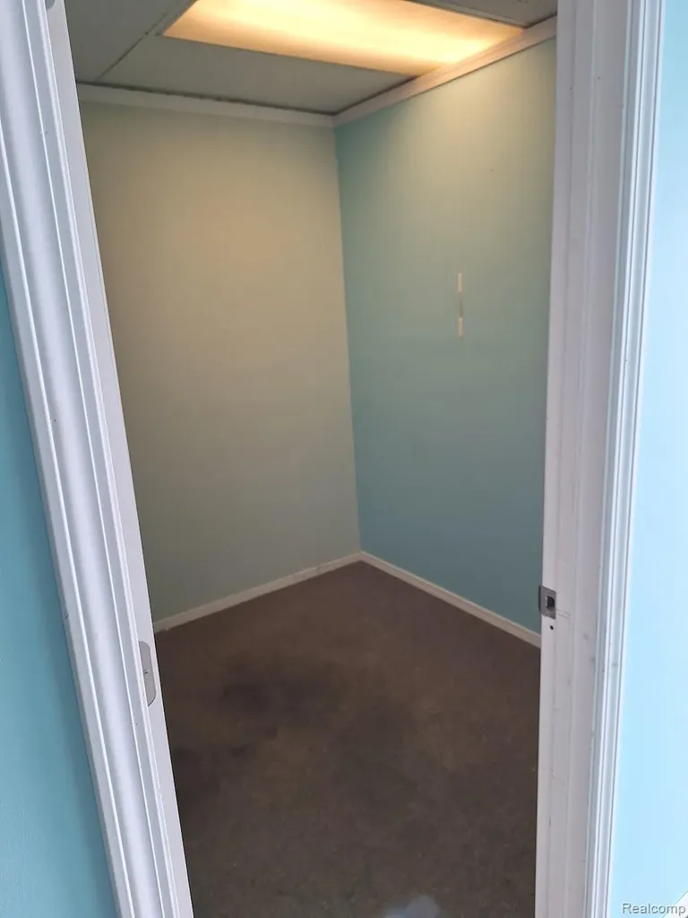 4512 Dixie Highway Waterford Charter Township MI 48329