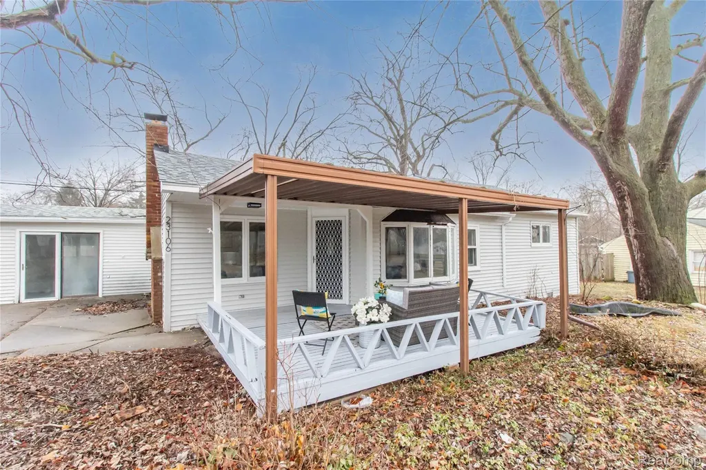 23106 Springbrook Drive Farmington Hills City MI 48336