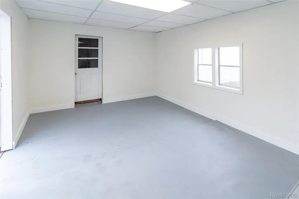 23106 Springbrook Drive Farmington Hills City MI 48336