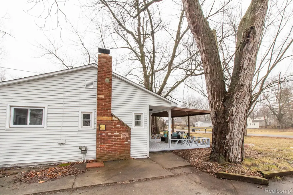 23106 Springbrook Drive Farmington Hills City MI 48336