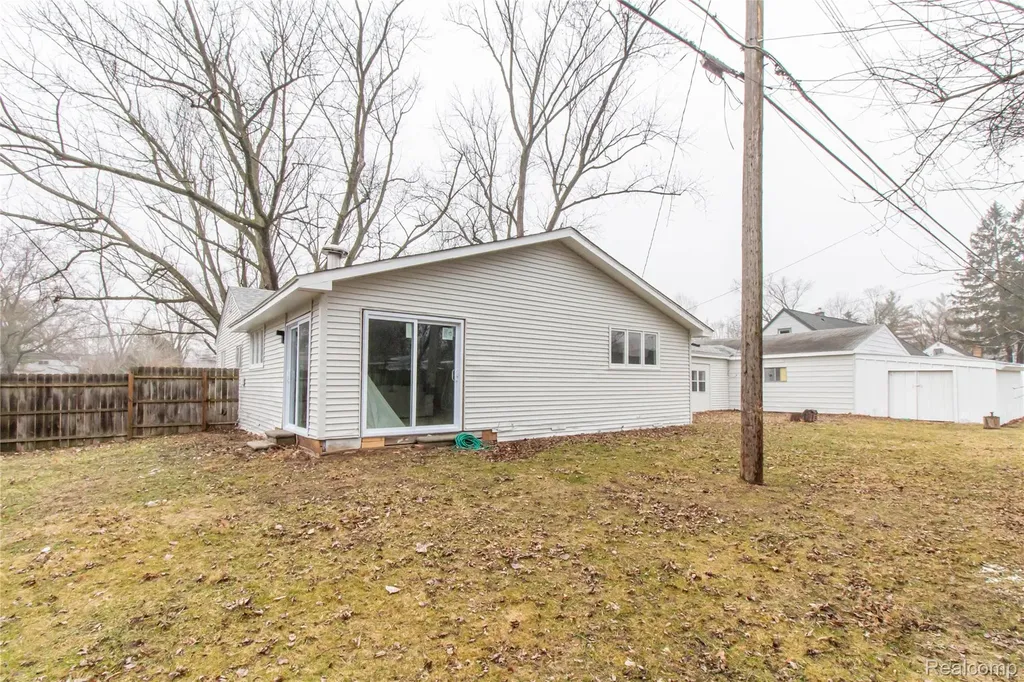 23106 Springbrook Drive Farmington Hills City MI 48336
