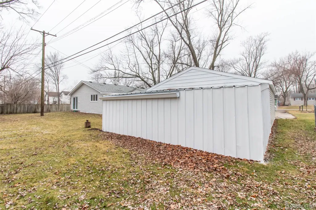 23106 Springbrook Drive Farmington Hills City MI 48336