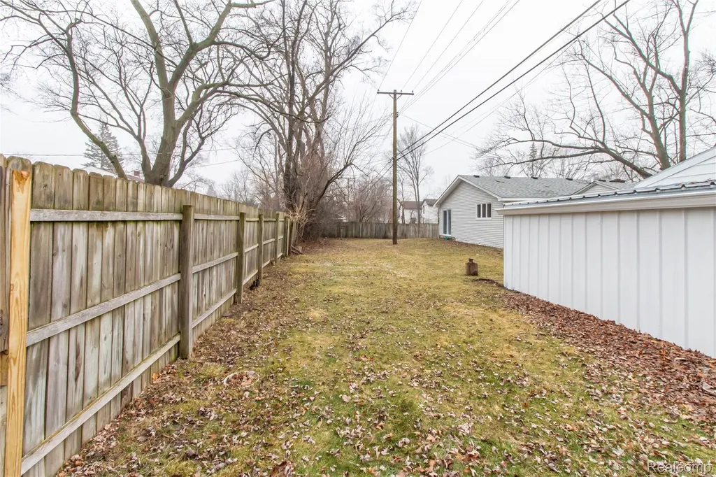 23106 Springbrook Drive Farmington Hills City MI 48336