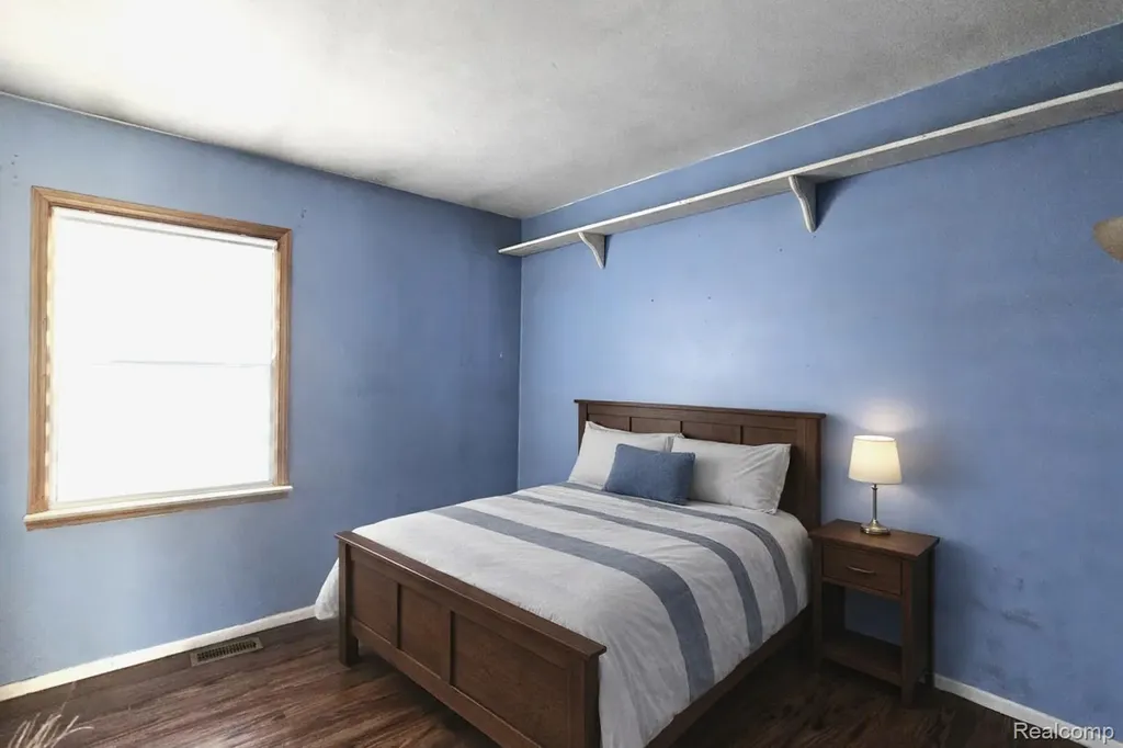 466 Lyon Boulevard South Lyon City MI 48178